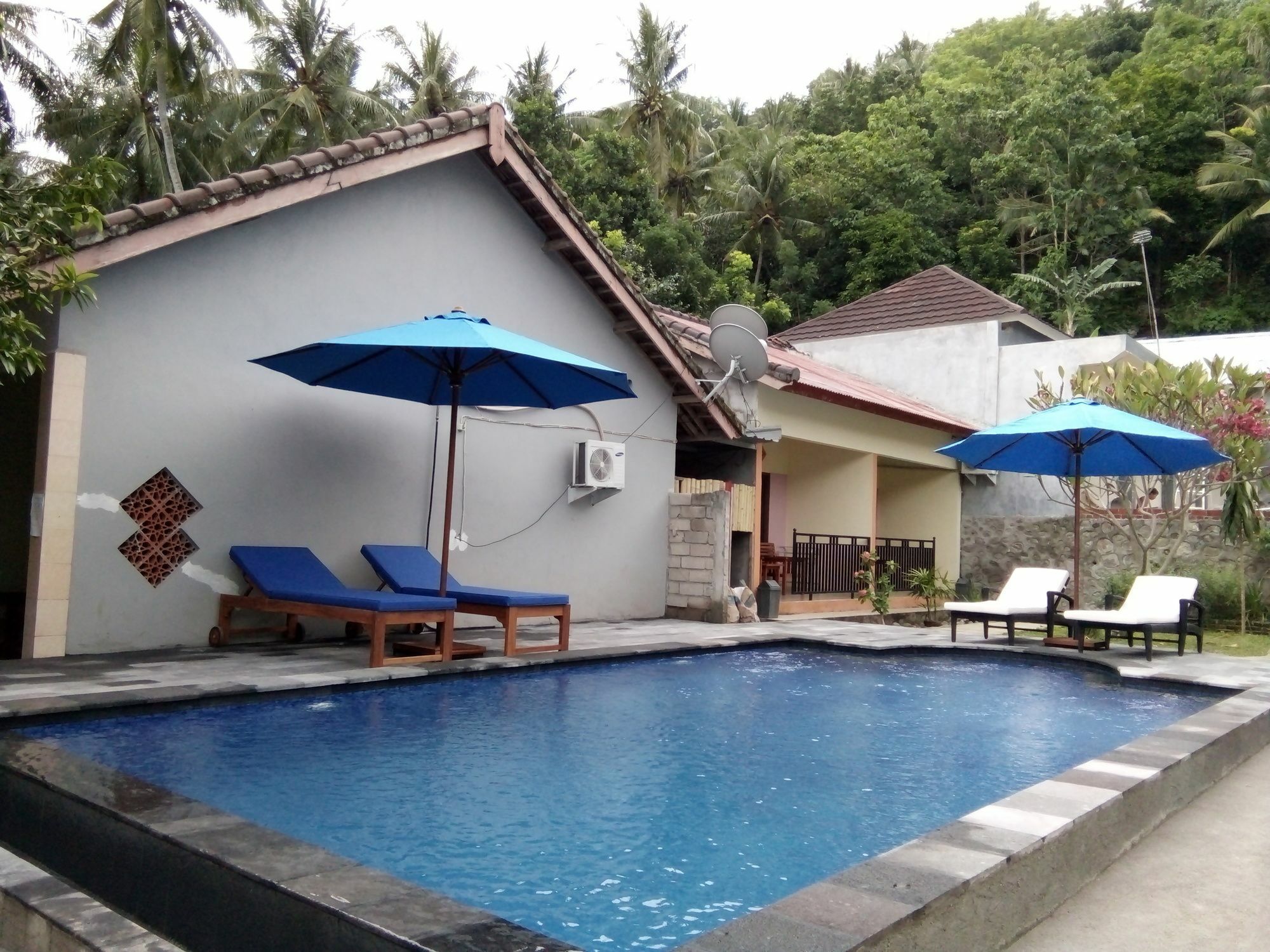 Family Garden Homestay Mangsit Exterior photo