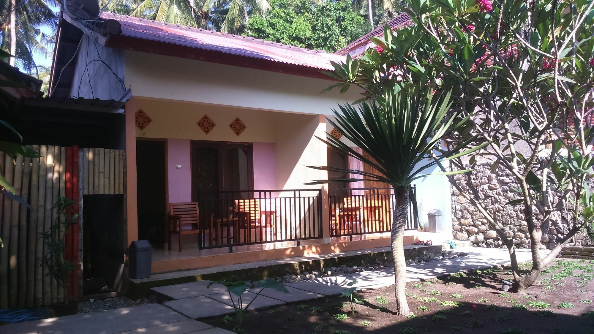 Family Garden Homestay Mangsit Exterior photo